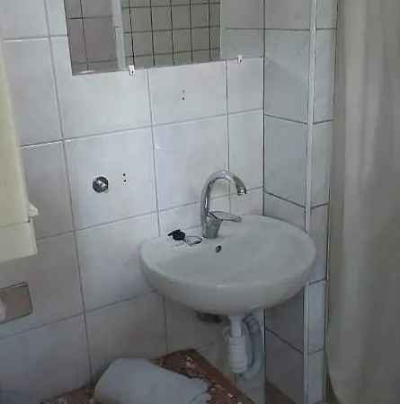 ホームステイ Badacsonyi Privat Berlemeny